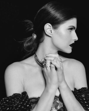 Alexandra Daddario Instagram - Mayfair Witches 
📸 💇🏻‍♀️ @bobbyeliot 
💄 @lotstar 
👗 @dior @emmajademorrison