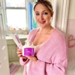 Ali Bastian Instagram - There’s no doubt about it, we are an atopic family… I’ve had eczema for as long as I can remember and my little girl Isla has eczema and multiple severe food allergies. Being an allergy Mamma I’m washing my hands constantly when preparing food or when coming into contact with any of Isla’s allergens. As a result, my hands have such bad eczema flares… At times they even crack and bleed. I feel so self conscious about it and I know amongst other things, it can look so ageing! I was previously prescribed @doublebaseuk by my Dr and find it brilliant for the day to day management of my eczema. I have recently discovered Doublebase Dry Skin Hand Wash and thought I would put it to the test for seven days by replacing my usual soap. I also used Doublebase Dry Skin Emollient after washing my hands. Have a swipe through my photos to see the results!! At the beginning of the week my hands were so dry and cracked… full disclosure, I’m a busy Mamma and I didn’t manage to use the emollient EVERY time but having the intention meant I did it SOME of the time which was enough to make a huge difference. Anyone with eczema knows there aren’t many quick fixes and consistency is key but already my hands are softer, no more painful cracks in the skin and looking younger already! Doublebase Dry Skin Hand Wash is definitely going to be part of my eczema care routine moving forward and what’s also fab is that @Doublebaseuk products are easier to get hold of from places such as Boots. #Doublebase #Eczema #Psoriasis #Dermatitis #Doublebasedifference #AD