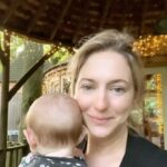 Ali Bastian Instagram - So much more to come… but here’s a little window into the magic that is @narniatreehouse 🧚🧚🧚🧚💫First little getaway as a family of 4…. Annnnnnd exhale ⭐️⭐️⭐️⭐️⭐️ @davidcomahony #travel #staycation #travelreview #family #familyholiday #baby #babygirl #prcollab
