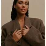 Alicia Keys Instagram - I love getting smarter. I love being more conscious. I love being aware of what I think. I love being in touch with what I think and being comfortable knowing that what I know is the right thing for me, that I don’t have to seek so much validation from everybody else to decide if that’s a good thing for me or not. I think you get more beautiful as you get older, too. I feel like there’s something about it. Your heart opens more. You have a quality about you that is so much stronger in a way. I really know that you become more beautiful as you recognize these things about yourself….. @thecut 💜💜💜