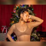 Alicia Keys Instagram - Santa Baby on repeat 🔂 Sending you and your family love and blessings 😘✨