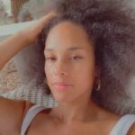 Alicia Keys Instagram - After so much runnin’ around just staying still is soooooooooooooooooo productive 🥱🥱😴😴🤫🤫💜💜👑👑 I felt this this from @zoeausitrie …. swipe➡️➡️