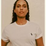 Alicia Keys Instagram - I love getting smarter. I love being more conscious. I love being aware of what I think. I love being in touch with what I think and being comfortable knowing that what I know is the right thing for me, that I don’t have to seek so much validation from everybody else to decide if that’s a good thing for me or not. I think you get more beautiful as you get older, too. I feel like there’s something about it. Your heart opens more. You have a quality about you that is so much stronger in a way. I really know that you become more beautiful as you recognize these things about yourself….. @thecut 💜💜💜