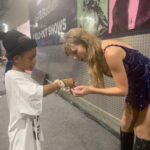 Alicia Keys Instagram - Big love to @taylorswift for your big beautiful spirit that makes everyone feel loved! Genesis adores u 💜💜💜