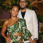 Alicia Keys Instagram - After all the running around, city to city, place to place, day to day, scehdule to scehdule, minute by minute you know just where you want to be and who loves you! @therealswizzz 😍😍😍👑👑👑 My favorite place to be….
