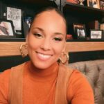 Alicia Keys Instagram - Today is the Day!!! The official release of The Diary of Alicia Keys 20 so you can celebrate the milestone of one of our favorite albums of all time!! 😉😉 Don’t miss your chance to get this super SPECIAL vinyl only at @urbanoutfitters 💫💫💫 So we can sing these songs at the top of our lungs tonight live from Webster Hall in NYC!! It even has a unique 7 inch vinyl with my song Streets of New York with Nas & Rakim that was never released before on vinyl 🤯🤯🤯 I love y’all so much!!!! 😍😍😍