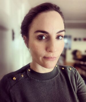 Alison Haislip Instagram - When portrait mode makes your head look like the 👽 emoji.