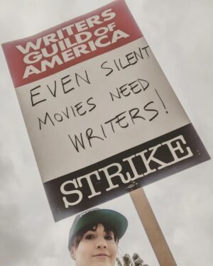 Alison Haislip Instagram - Babes support babes. SAG supports WGA.

@ratigupta and I went to the picket lines today to celebrate the overwhelming approval of the SAG strike authorization vote. It's time for fair wages for all. We're watching, AMPTP.

#SAGAFTRAstrong
#WGAstrong
#1u