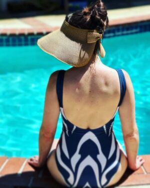 Alison Haislip Instagram - Is it the weekend yet? ☀️👒🌊

(Why yes that IS an Ahsoka bathing suit, thank you very much.)

#gianthat
#ahsokabathingsuit
#weekendvibes