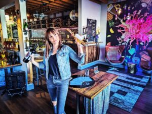 Alison Haislip Instagram - 🍷HEY LA!🍷 I helped open a super rad wine shop this week, @curatedwinesla! Every wine has been handpicked by the owners, @ogkelsbells (Level 3 somm, NBD) & @johnnyjos, and I can personally attest that all are AWESOME. Even better, there will be wine tastings Fridays thru Sundays!

I'll be here quite often on the weekends, so come by, try some fun wines, and grab a bottle or 3 for your holiday plans!

#curatedwines
#winetasting
#wineinfluencer
#wine
#wine
#wine