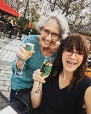 Alison Haislip Instagram - NYC w/ Ma - 4 shows and 3 museums in 3 days. With a whole lot of walking and eating in between. 

I ❤️ NY.