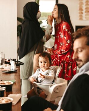 Alizée Williot Instagram - C’est une fille !!! 🙈💕 nous allons avoir 2 petites poulettes à la maison :) je vous avoue en avoir rêvé de mes 2 petites filles rapprochées je suis donc la plus heureuse des mamans !!! Que des girls à la maison ahah @maximelanglais 

Photographe : @olivia__poirier 
Organisatrice : @nora_eventdesigner 
Maquillage : @kaoutarmakeupartist