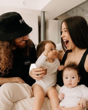 Alizée Williot Instagram - J’ai réalisé le rêve de toute ma vie.
Eux. Nous. Ma petite famille ❤️ 

Impossible de choisir 1 des 10 je les aime tellement toutes ! Vous préférez quelle photo vous ? :) 

Merci @olivia__poirier de capturer ces instants de vie si précieux 🙏🏼