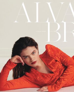 Alva Bratt Instagram - swedish ELLE August issue 🌘🌝☄️
tack @skooghelena för ett fint samtal
❤️‍🔥 fotat av @sinaostlund ❤️‍🔥
min @monttim stylade och kära @kajsasvanbergmakeup gjorde make, @byelvira på hår ♥️ @juliaknyp_elle art director. TACK @ellesverige så ärofyllt ♥️ ~~~