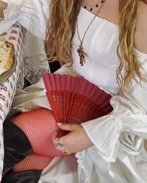 Alva Bratt Instagram - midsommar 1523 🧚‍♂️🛡️⚔️🦂 ~~~ Vasas frillor mfl ~ 🗡️♥️ ~ @dorisdaga 🪭🏰