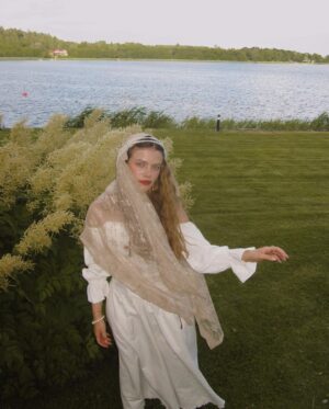 Alva Bratt Instagram - midsommar 1523 🧚‍♂️🛡️⚔️🦂 ~~~ Vasas frillor mfl ~ 🗡️♥️ ~ @dorisdaga 🪭🏰