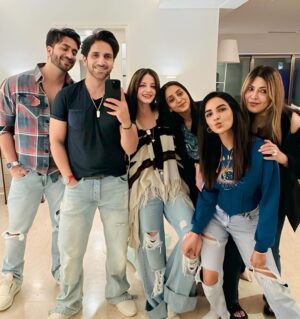 Aly Goni Instagram - 🫶🏻