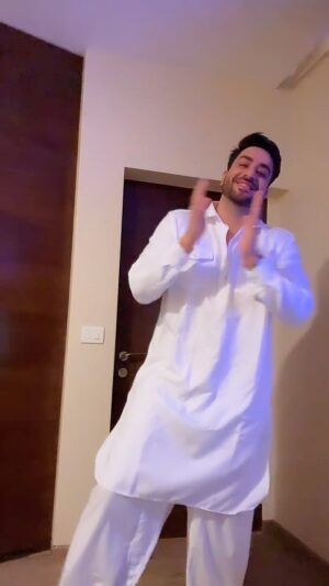 Aly Goni Instagram - Finally performed on this song in an event wait for it 😁😂…