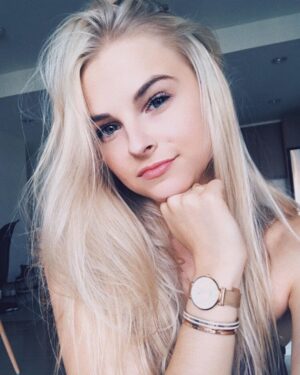 Alyssa Trask Instagram - So excited to add the new Classic Slim bracelet to my @danielwellington collection☺️ Their jewelry has literally become a staple in my day to day wardrobe! Go visit their online store now and use my discount code ALLYTRASK for 15% off to save some money babes💸 #danielwellington #ad