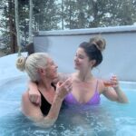 Amanda Cerny Instagram - This vacation is one for the books! Thank you @airbnb 🏠❄️ The home was somehow even better than the photos!! Felt like I packed up and moved to snowy Colorado, my pups were pleasantly confused😂😍🥰 #Breckenridge #Colorado WHERE TO NEXT?! 🤔 Breckenridge, Colorado