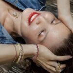 Amanda Cerny Instagram - Guess who’s been secretly doubling as a jewelry designer? 🕵️‍♀️💎Excited to unveil Amanda Cerny X GLAMIRA - where sophistication gets a splash of my playful flair! Just in time for Christmas 🎄 , because we all deserve to sparkle a bit extra this season. Perfect for gifting (or self-spoiling 😉 ). Dive into the dazzle baby! ⭐️ #GLAMIRA #ThisIsSoYou #AmandaCernyxGLAMIRA #ad