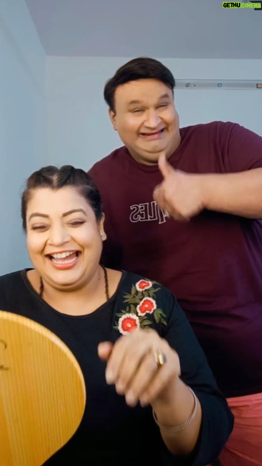 Ambika Ranjankar Instagram - Shaadi Ka Season Chal Raha Hai.... Can You Relate To This 🤣🤣 #nirmalsoni #foryou #foryoupage #forfun #instagramreels #instareels #funnyreels #funnycouple #onscreencouple #drhathi #tmkoc #tarakmehtakaultachashma