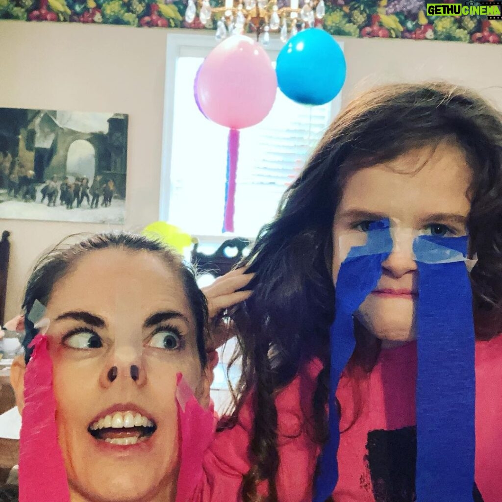 Amy Bailey Instagram - Today is my Mama’s birthday. She’s a fine southern woman and taught me the subtle art of decorating for a party. Thought you’d all appreciate a glimpse into a touching moment of me passing down that sacred knowledge to my daughter. #tape #🐽 #🎂