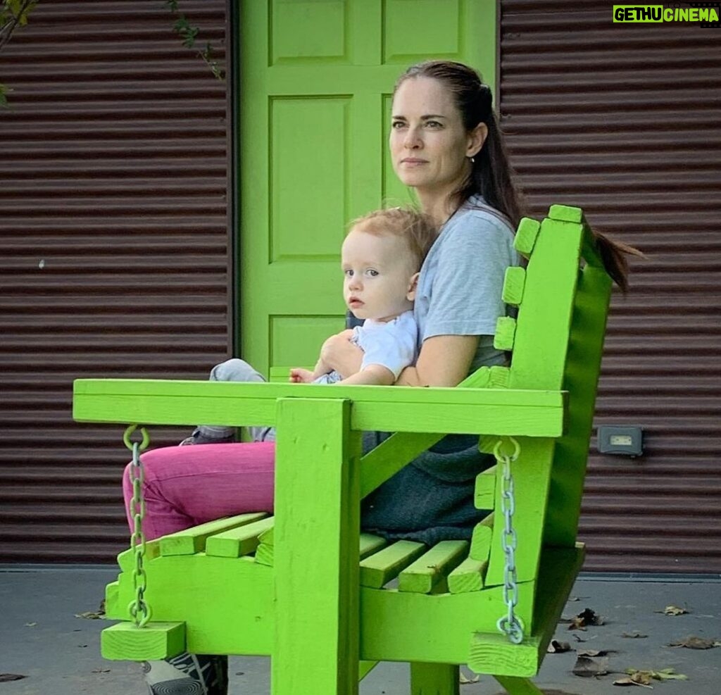 Amy Bailey Instagram - When u just want to enjoy ur lime green bench but #paparazzi. @miniateam 💚