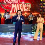 André Marinho Instagram - 🎤🎶🎅🏼🎄 É AGORA! Assista nesse momento, ao vivo, na tela do SBT minha estreia como cantor na “Disputa Musical” do eterno @pgmsilviosantos comandado pela minha querida @patriciaabravanel com as melhores companheiras de equipe que eu poderia pedir: @giulia & @fefe provaram que os homens definitivamente são ninguém sem as mulheres 😅! Prometo pra vocês - como nunca antes - que vocês vão rir (provavelmente pra não chorar) da minha versão de “Esse Cara Sou Eu” do Rei Roberto Carlos! 🤣 Feliz natal a todos vocês que me acompanham e me apoiam aqui todos os dias. Seguimos Juntos! 🤝🚀 SBT - Sistema Brasileiro De Televisão