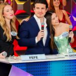 André Marinho Instagram - 🎤🎶🎅🏼🎄 É AGORA! Assista nesse momento, ao vivo, na tela do SBT minha estreia como cantor na “Disputa Musical” do eterno @pgmsilviosantos comandado pela minha querida @patriciaabravanel com as melhores companheiras de equipe que eu poderia pedir: @giulia & @fefe provaram que os homens definitivamente são ninguém sem as mulheres 😅! Prometo pra vocês - como nunca antes - que vocês vão rir (provavelmente pra não chorar) da minha versão de “Esse Cara Sou Eu” do Rei Roberto Carlos! 🤣 Feliz natal a todos vocês que me acompanham e me apoiam aqui todos os dias. Seguimos Juntos! 🤝🚀 SBT - Sistema Brasileiro De Televisão