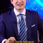 André Marinho Instagram - 🇧🇷✈️🇮🇹🍕 MAMMA MIA, TÁ OK?! 🤣🤌🏼 Compartilhe sem moderação o grande patriota Bolsonaro desfilando seu italiano fluente e impecável! Qual vocês acham que será o destino do ex-presidente que segue escondido na Terra do Pateta? Comente aqui a sua opinião sobre qual será o desfecho dessa história! Seguimos juntos 🤝🚀