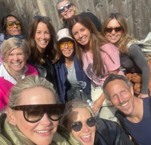 Andrea McLean Instagram - 4 things I did last week to fill my cup that had nothing to do with work:
I am a day late doing this - it’s been a busy one!

Last week was quite something, so many lovely things to get me out of the house and doing something different - something I appreciate so much more these days.
1. Mr F and I went to the @how.to.academy to hear a talk by hostage negotiator @scottwalkerbooks Wow. I thought I had pretty good diplomacy skills, but he was incredible! (So interesting to hear that his kids can still run rings round him though 😅)
2. We went to The Sun’s ‘Who Cares Wins Awards’. What night. We met so many wonderful people, and I was thrilled that I was by chance seated next to a woman who is literally listed in the notes section of my phone as an incredible human that I would love to meet. Her name is Sarah July de Lagarde, and she sadly came to public prominence after a horrific accident falling from a tube platform last year left her a double amputee. I was so inspired baby her mindset, and her attitude to this life-altering event, that I vowed to meet her. And I did! She is an amazing woman, with a beautiful spirit, I liked her enormously. I also realised that I stupidly didn’t ask for a photo - next time! @sjdelagarde 
3. I have been slowly, slowly, focusing on getting well and building up my strength over the past five months. I went back to the gym six weeks ago, and have been working on my own, at my own pace, and incrementally I have started to feel and see a change. I feel good! Nick took this video of me, and I was shocked by how strong I look. It’s a nice feeling, like I am coming back again. 💪
4. We reunited with our amazing @thebodycampofficial friends in Hyde Park at the weekend, to support @bryonygordon @mentalhealthmates It was soooooooo good to see everyone, and walk in the Autumn sunshine. It’s obvious why walking and talking is good for the head and great for the soul. Loved it.

What 4 things have you done?
#4things