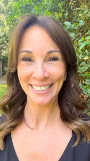 Andrea McLean Instagram - Midlife Conversations is back! My first one of the new ‘term’ is with the wonderful Natalie Costa ( @powerthoughtsnc ) who has everything you need to help you get back into your work/school groove. 
Click the YouTube link in my bio 👆