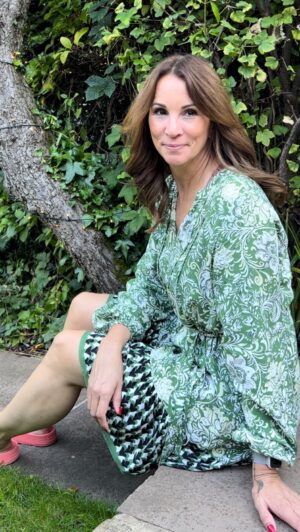 Andrea McLean Instagram - Garden fashion shoot with photobomber @teddymcfeen 🐶👗🥰
#lovedogs #fashion #gifted #next 
@nextofficial