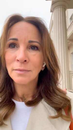 Andrea McLean Instagram - So…
I filmed this a few hours ago, when I’d not long got up and caught the train into London. The face hadn’t ‘settled’ yet. 🥴
The auto captions barely make any sense even though I’ve tried to correct them. So I hope between the strange wording and traffic noise you can figure out what I’m talking about! 

I thought I’d put it up anyway because it kind of sums up my day so far. And it talks about the latest Midlife Conversation with goes live at 10am tomorrow on YouTube, which is all about those Sliding Doors moments we have in our lives, where a tiny action or event can change everything. I chat with the very lovely Jennie Becker about the podcast she hosts which is based on the iconic movie starring @gwynethpaltrow and @iamjohnhannah It’s awesome.

The link is in my bio. I hope you like it! 

P.S. I bought a T shirt to replace my coffee stained top and took my horrible socks off. I now look 50% better. 😅

#midlifeconversations