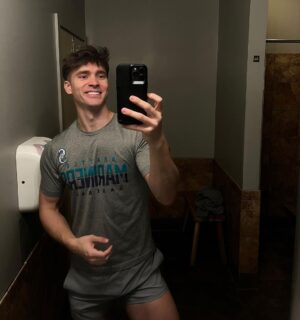 Andrew Neighbors Instagram - Accidentally turned on the hand drier taking this and scared myself