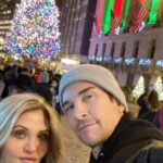 Andy Karl Instagram - HAPPY HOLIDAYS & LOTS OF 💖 TO YOU ALL⭐️🌲💖‼️ 🎉 . . . #thinkwarmthoughts 🌲 #freezinginthisphoto #nyc #aboutlastnight #coldchristmas #ornmore #onlytwoheartsknow #nosuchthingasalosthit #iykyk😂