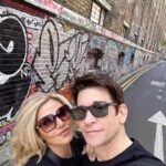 Andy Karl Instagram – More London moments & of course a quick rehearsal clip w/my 💖 @samanthabarks for what’s sure to be her INCREDIBLE concert TONIGHT at Theatre Drury Lane featuring guest stars, @bradleyjaden @the_overtones & yours truly😜 🎤 🎤 See you tonight 🙌🏻‼️💖
.
.
.
#iminlondon #concert #samanthabarks #kitandvivian #togetheragain #theatredrurylane #andykarl #groundhogday #theoldvic