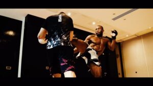 Ange Loosa Instagram - To get something I never had, I’ll have to do something I never did.. we’re back soon @ufc 

🎥 : @mathiskinny

#DreamChaser
