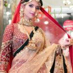 Angel Rai Instagram - We accept the love we think we deserve ❤️😍 Shot by :- @mahi_dewasi_99 Lahnga by :- @the_adhya_designer Makeup and hair :- @glossunisexsalon19 #foryou #angelrai #angellover #trending #viral #fun #indianbride #indianwedding #india #trend #red #redsaree