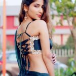 Angel Rai Instagram - Aaj koun sa day hai ? #foryou #angelrai #newpics #wings #trending #viral #trend #style #desigirl #angellovers #looklikeanangel #instagram #instagood #instapic