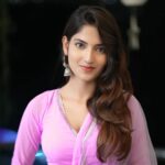 Angel Rai Instagram - thoda sa pyar de do 💕💕💕❤️🙈 #foryou #angelrai #trending #viral #fun #holiday #trend #style #indian #indiangirl #desi #angel #instagram #instagood #instadaily
