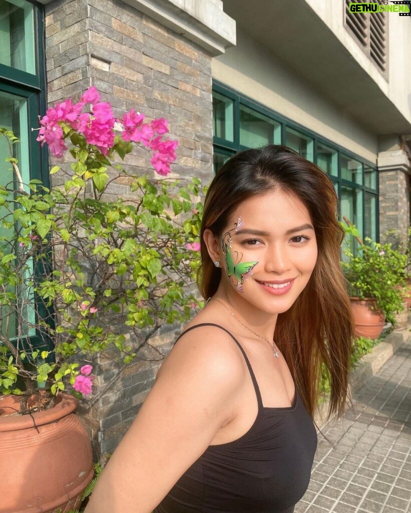 Angela Morena Instagram - Happiness is a 🦋 Happy weekend 💙 Mandaluyong City