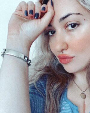 Angela Zahra Instagram - 💙 Bracelet: @cycolinks 💜 Discount code: ANGEL15 🎀  #angelazahra #cycolinks #collaboration #collab #انجيلا_زهرة