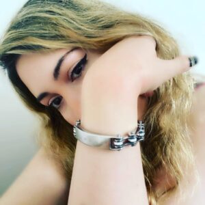 Angela Zahra Instagram - Its the small little details that create magic! ✨💫 Bracelet: @cycolinks ✨Discount Code: ANGEL15 💫 LINK IN MY BIO ✨ #collab #cycolinks #angelazahra #انجيلا_زهرة