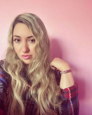 Angela Zahra Instagram - 💖 Bracelet: @cycolinks ( Unisex ) Discount code: ANGEL15 💋 Link in my Bio! #cycolinks #collab #angelazahra #انجيلا_زهرة