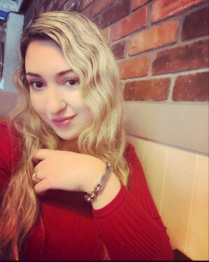 Angela Zahra Instagram - ❤️ Bracelet: @cycolinks Discount Code: ANGEL15 ✨ Link in my Bio. #Collab #cycolinks #angelazahra #انجيلا_زهرة