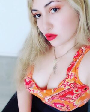 Angela Zahra Instagram - 👑🧿 #angelazahra #انجيلا_زهرة