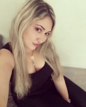 Angela Zahra Instagram - شو الاخبار؟ 😘 #انجيلا_زهرة #angelazahra