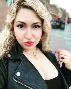 Angela Zahra Instagram - 👑🧿💋❤️ #angelazahra #انجيلا_زهرة